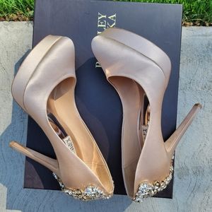 Badgley Mischka Viola Embellished Pump